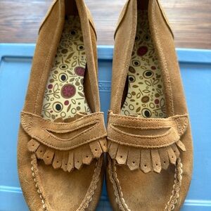 Predictions Tan Suede Moccasin Loafers – Fringe Detail, Size 6.5